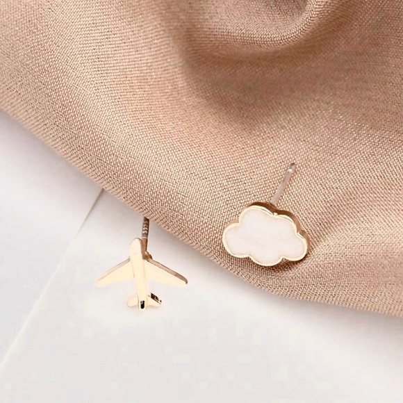 “Fly the Friendly Skies” Airplane Plane & Cumulus Cloud Sky Weather Travel Studs - Picture 11 of 12